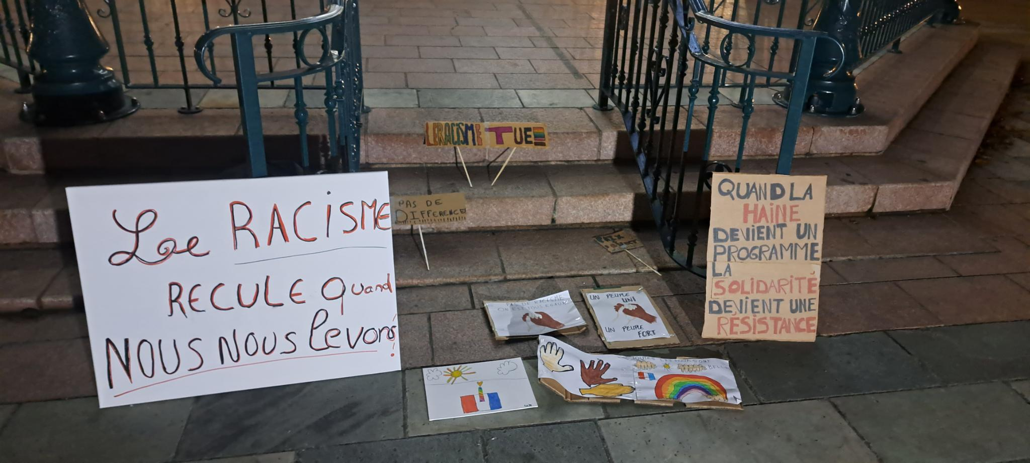 pancartes de la manifestation